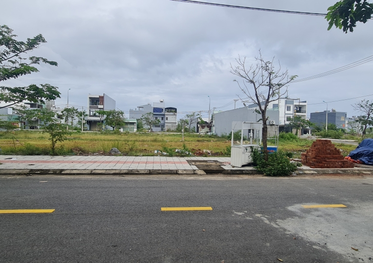 Bán đất Nam Hòa Xuân b2.58 đường thông