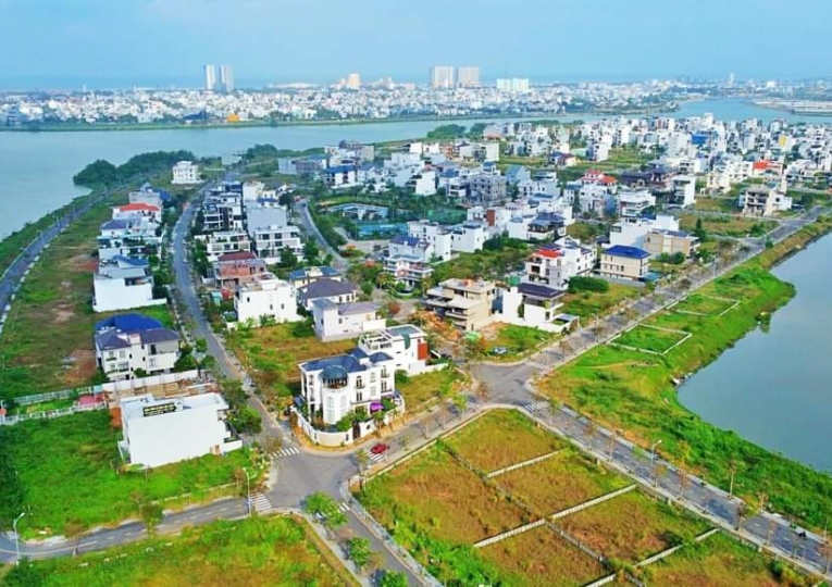 Lô góc biệt thự Euro Village 2, B2.15 đường Giáng Hương 2
